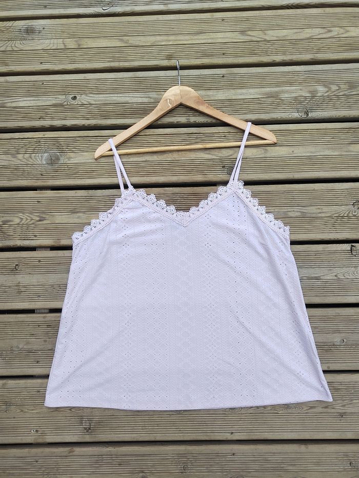 Top à fines bretelles à broderie anglaise – Rose Pâle – Shein 44 - photo numéro 2
