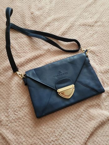 Pochette bleue marine Torrente