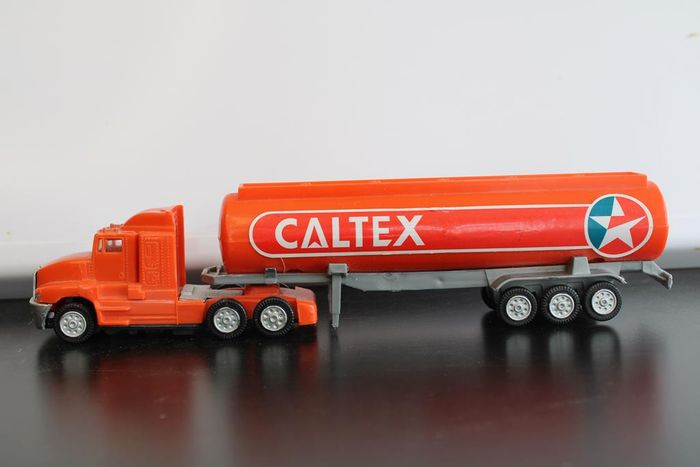 New ray camion tracteur plus remorque citerne - photo numéro 2