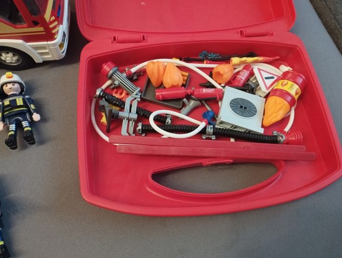 Camion pompiers Playmobil - photo numéro 4