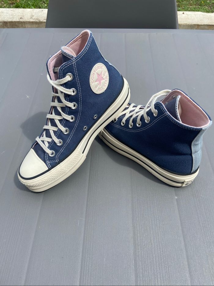 Converse Chuck Taylor All Star Lift Plateform Ashion bleu marine et blanc de taille 37,5 - photo numéro 5