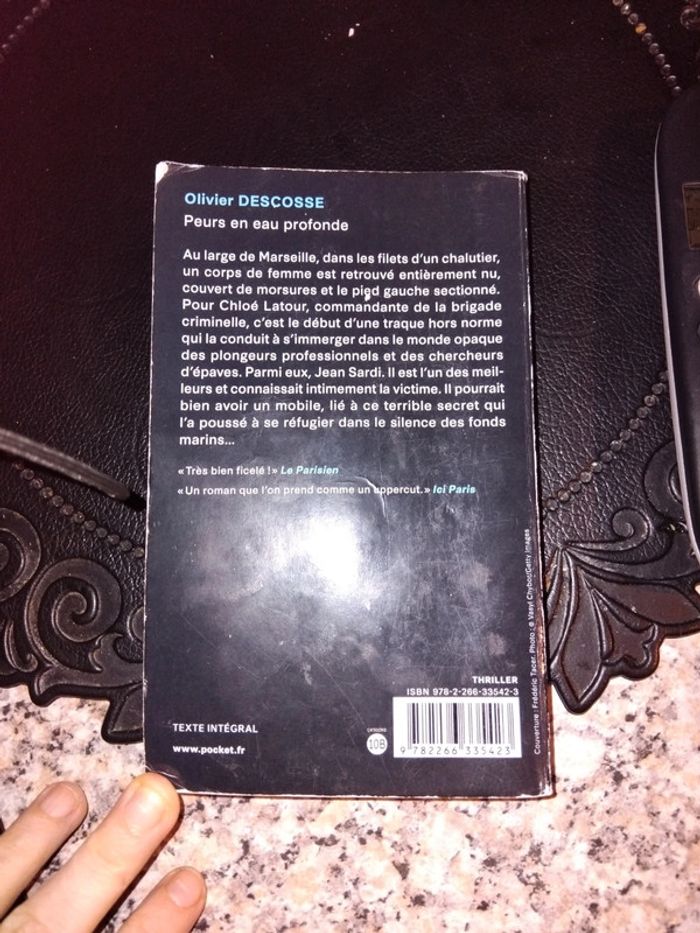 Livre de poche peurs en eau trouble - photo numéro 2