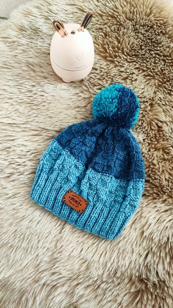Bonnet bleu fait main
