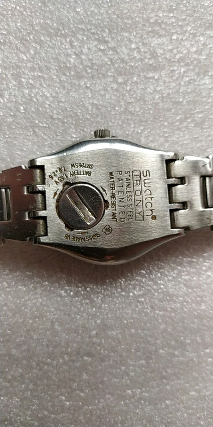 Montre swatch en métal - photo numéro 3