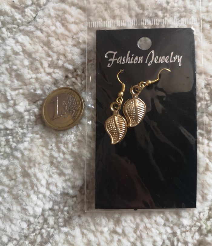 Petites boucles dorées feuilles - photo numéro 2