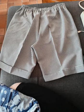 Short gris motif vichy taille 38/40 (taille 2)