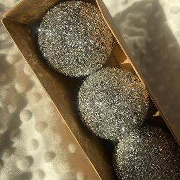 ✨🎄 Boules de Noël argentées – lot de 4 scintillantes 🎄✨