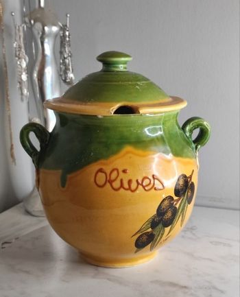 Pot à olives signé A.baguo