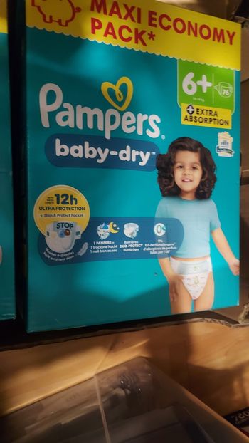 Couches pampers taille 6