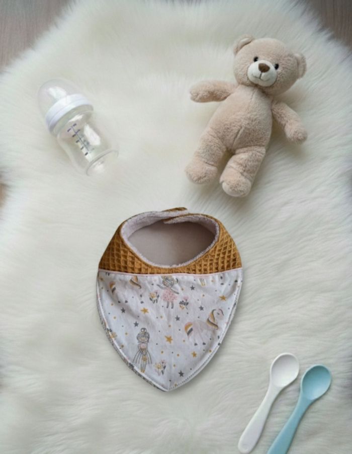 Bavoir bandana 9 mois à 18 mois Création fait main artisanale - photo numéro 4