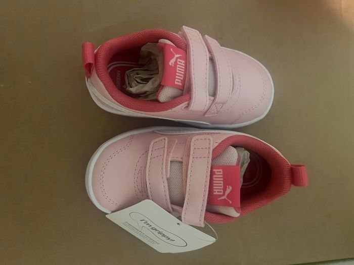 Basket Puma pour enfants- filles 
Taille disponible 19, 20, 21, 22 - photo numéro 2