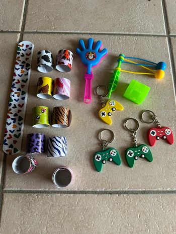 Lot petits jouets
