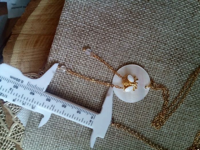 Collier abeille n'acre et pierres de lune - photo numéro 5