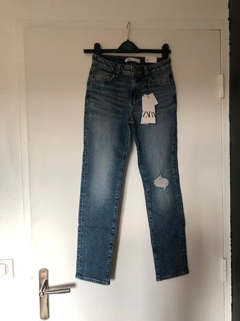 Superbe beau jean relaxed fit Zara neuf avec étiquette taille 32