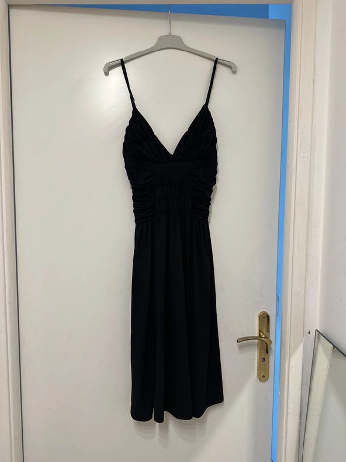 Robe noire bretelles