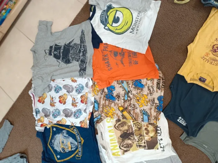 Lot vêtement printemps été 5 ans garçon 33 pieces - photo numéro 7