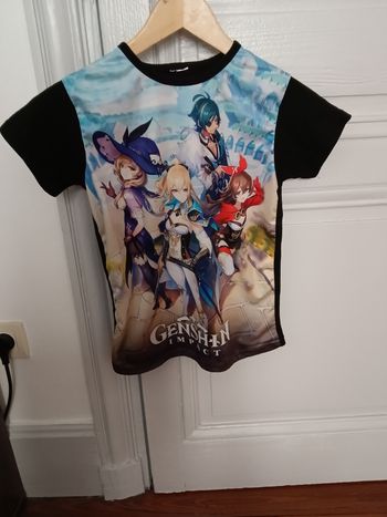 Tee-shirt noir et multicolore