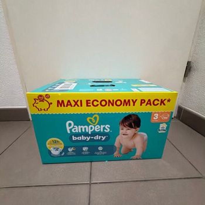 136 couches Pampers T3
