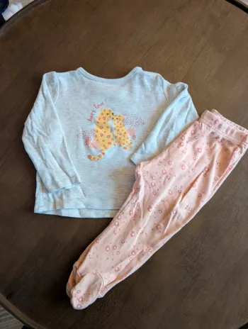 Pyjama 2 pièces avec pied
