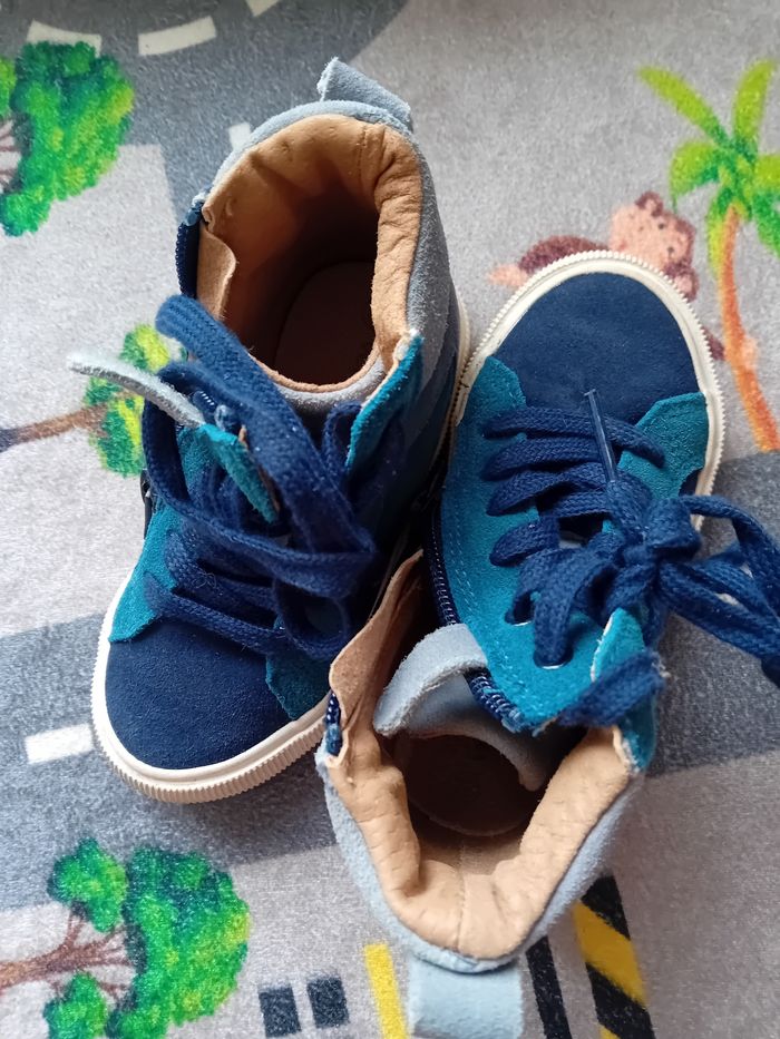 Chaussures pointure 25 - photo numéro 3