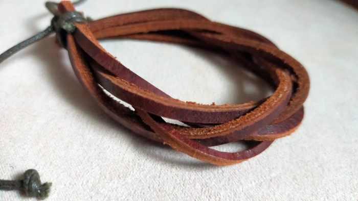 Bracelet cuir lanières croisées – Marron brut