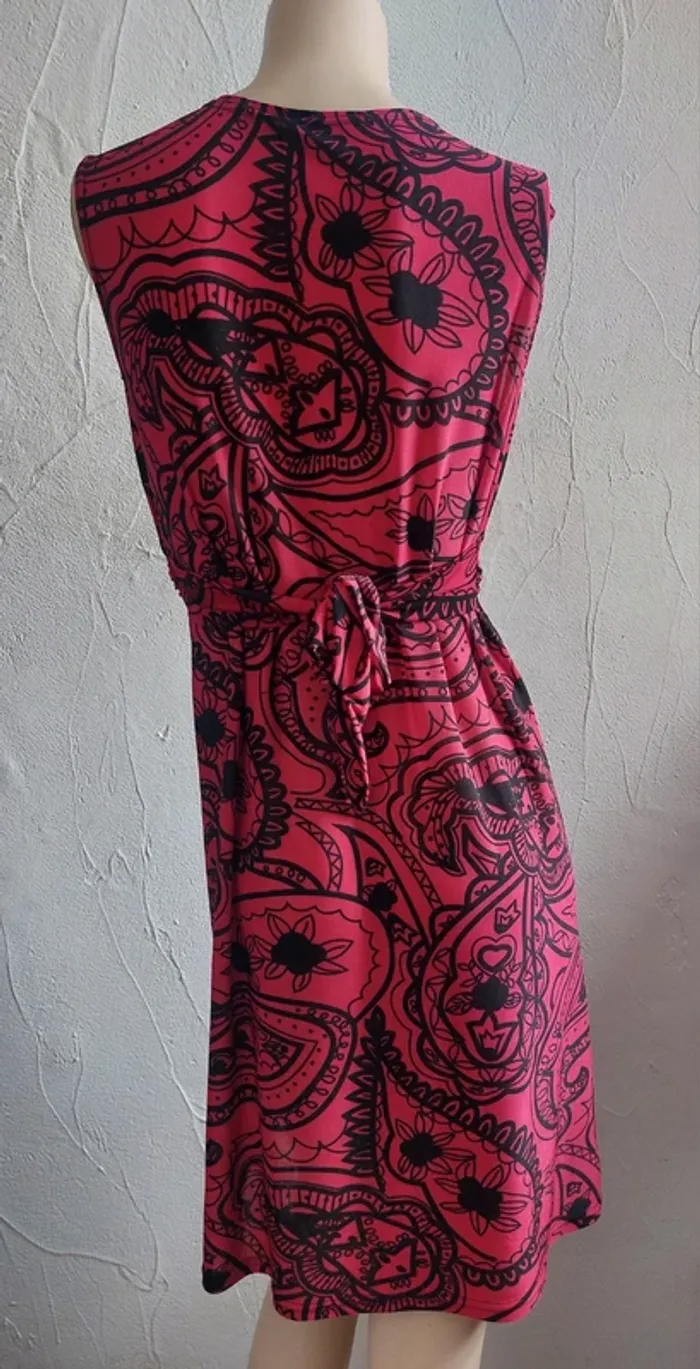 Robe mi-longue à motifs - photo numéro 5