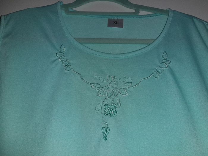 Tee-shirt XL vert d'eau - photo numéro 2