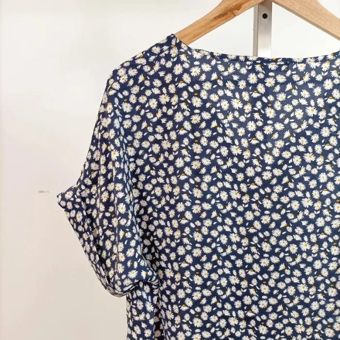 Blouse fleurie bleu marine à marguerites Jodhpur T40 en polyester fluide manches courtes A918 - photo numéro 8