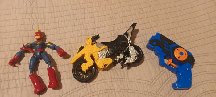 Moto avec figurine