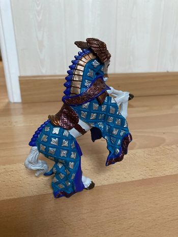 Cheval du maître des armes cimier aigle - PAPO