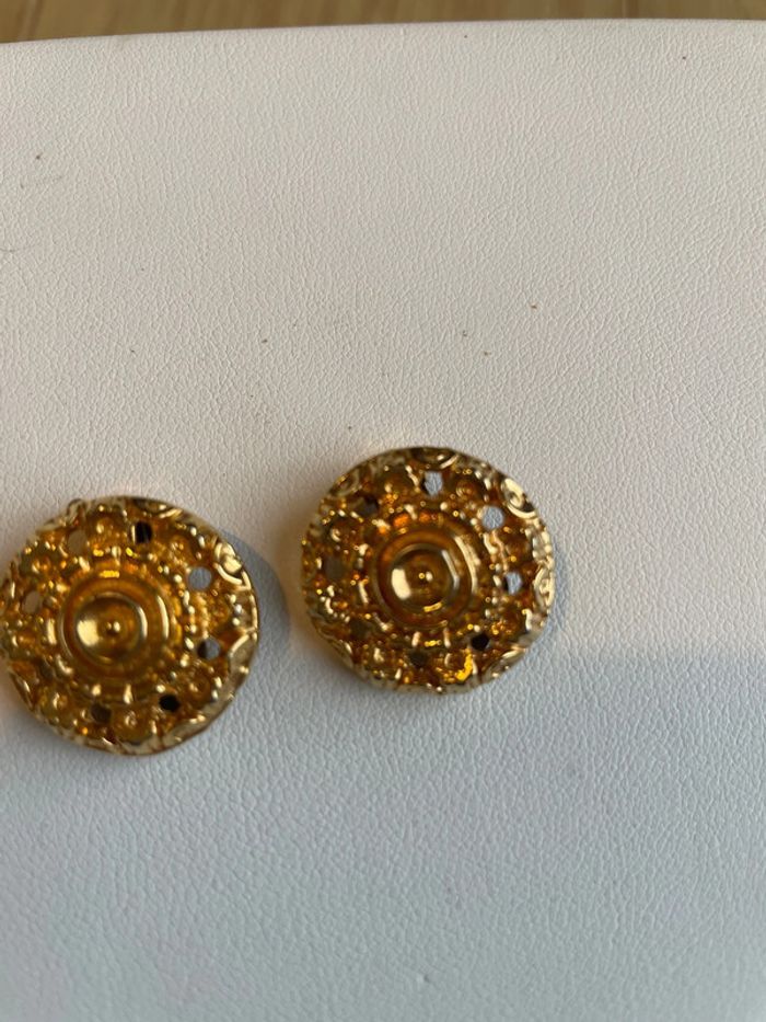 Boucles d’oreilles à clips ronde dorées - photo numéro 3