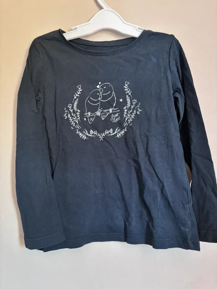 🌺T-shirt manche longue marine 4 ans kiabi 🌺