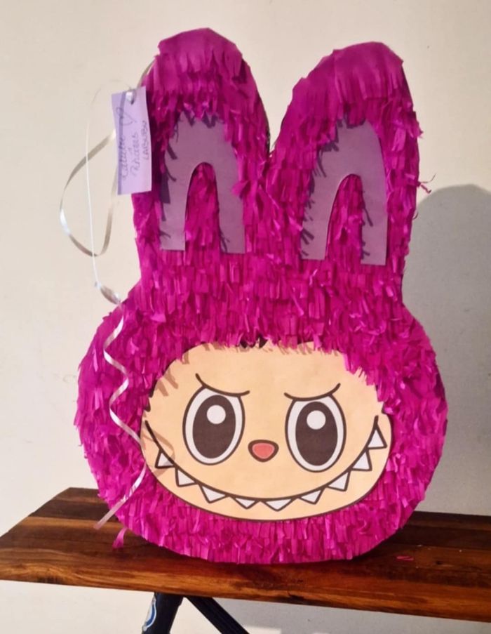 Pinatas enfants XL labubu anniversaire