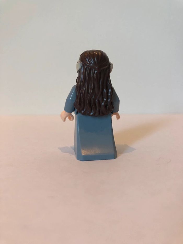 Figurine type lego Arwen. le seigneur des anneaux/hobbit - photo numéro 3