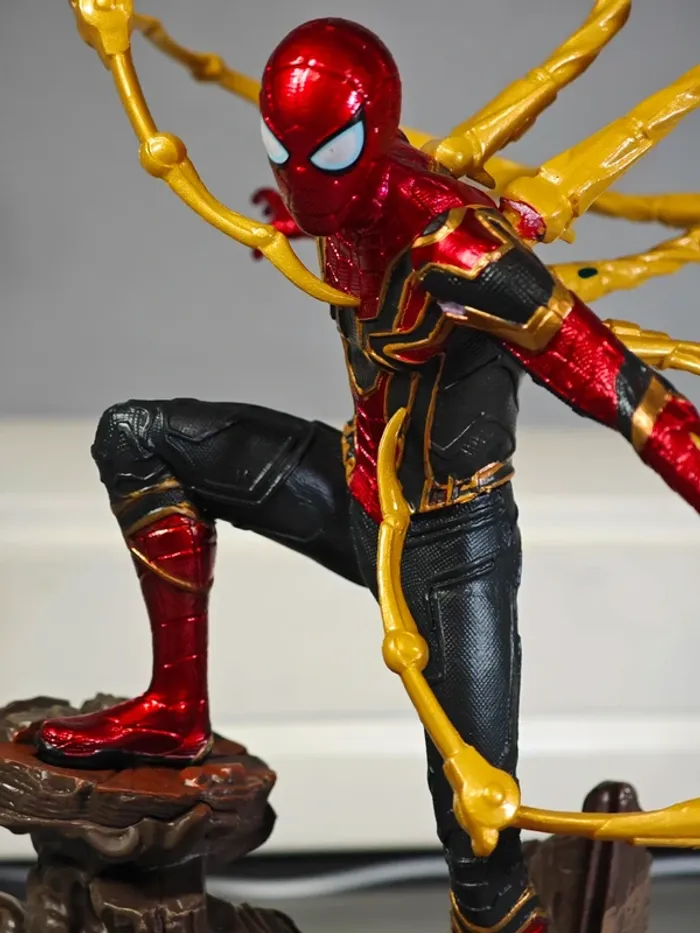 Figurine Spider-Man : Iron Armor 24cm neuve sans boîte - photo numéro 7