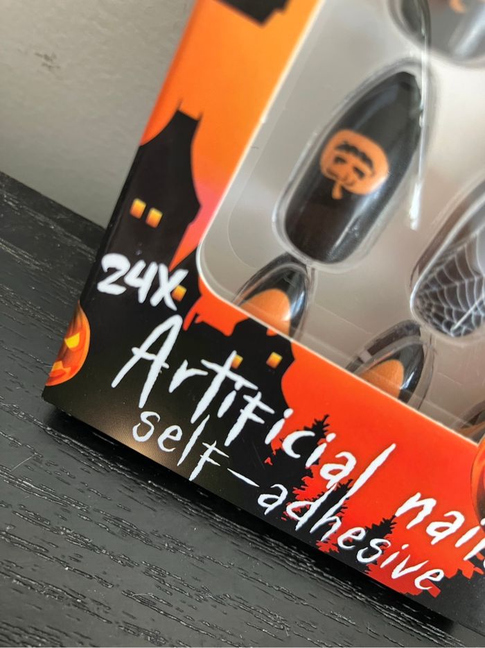 Coffret de faux ongles thème Halloween - photo numéro 3