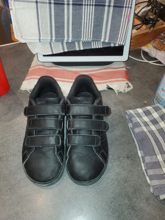 Basket Adidas taille 33 - photo numéro 2