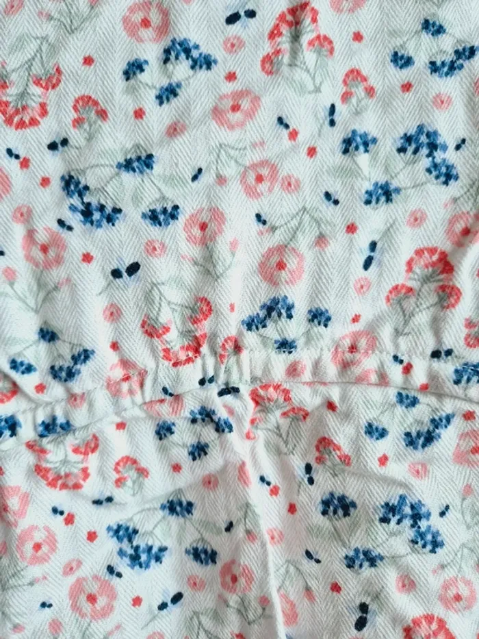 Robe 4/5 ans - photo numéro 2