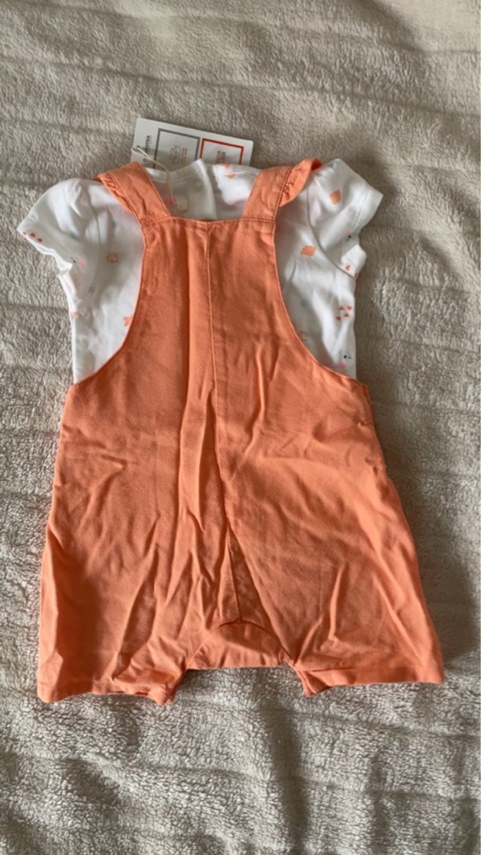 Ensemble salopette et t-shirt - photo numéro 2