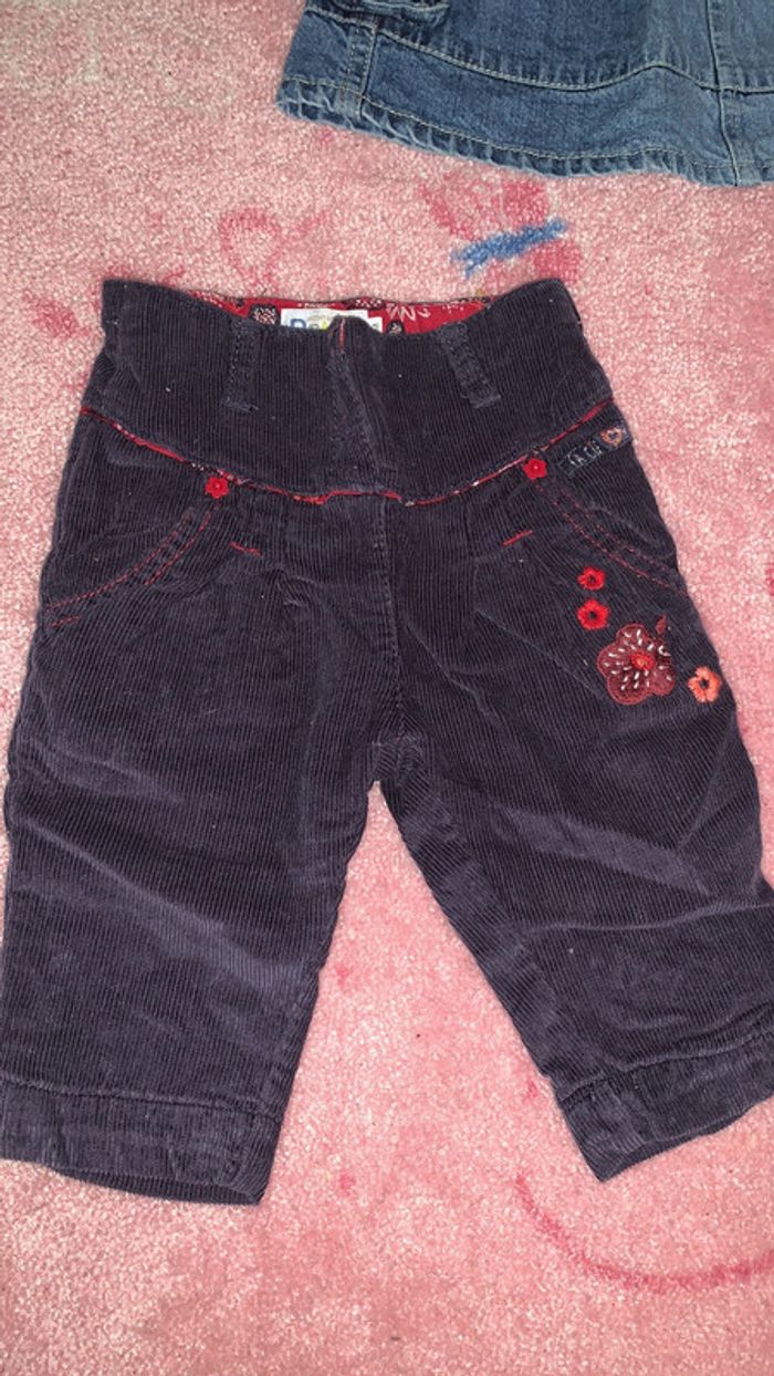 Lot de vêtements pantalon jupe short 6 mois - photo numéro 2