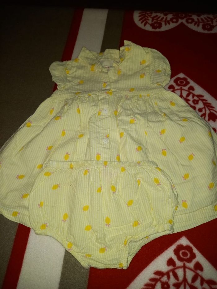 Robe avec culotte jaune citron en 12 mois