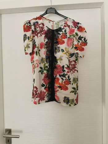 Tee-shirt fleuri taille 38