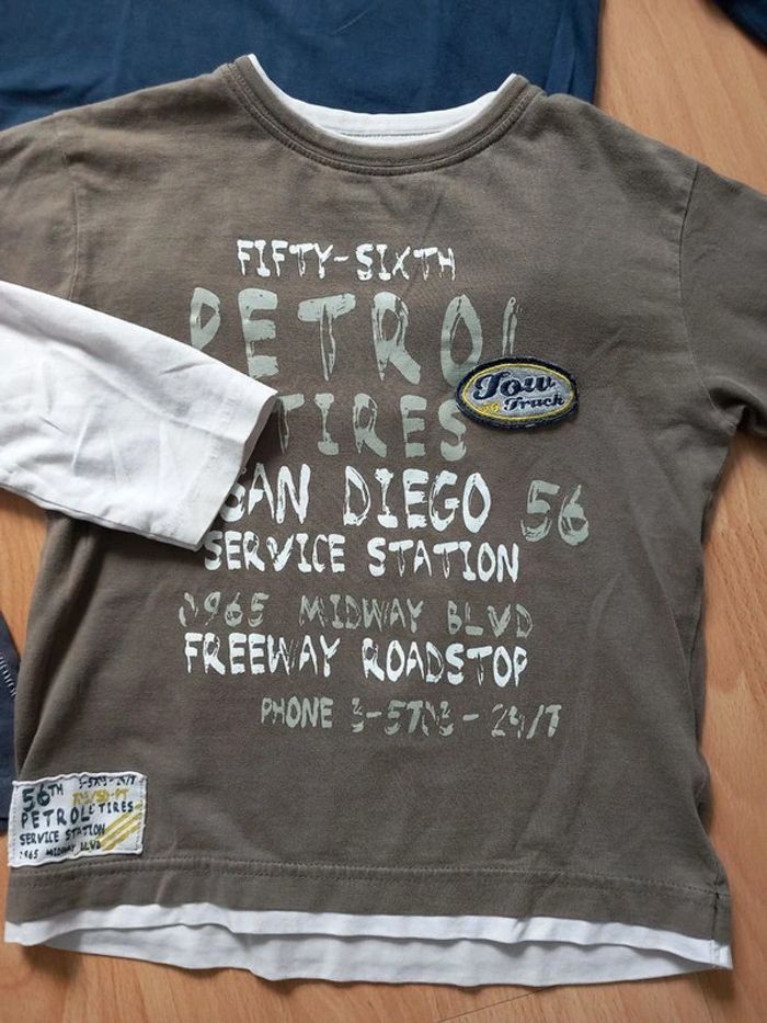 Lot de 4 tee-shirts manches 5 ans multimarques TBE - photo numéro 3