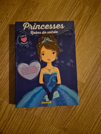 Carnet créatif princesses neuf
