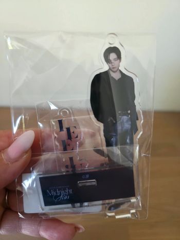Lee junho stand acrylique midnight sun