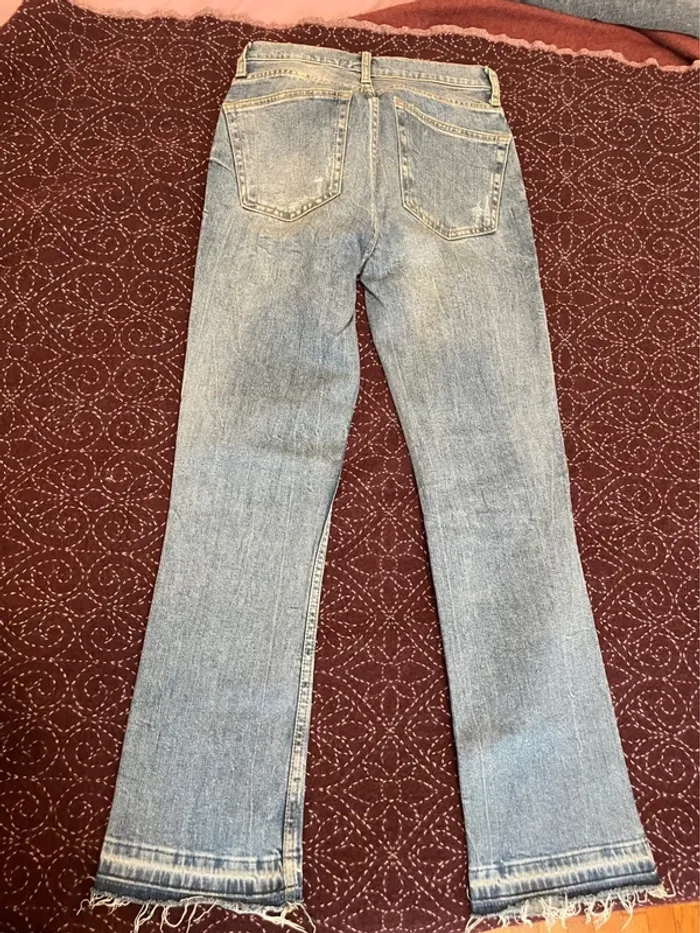 Jean droit troué - photo numéro 2