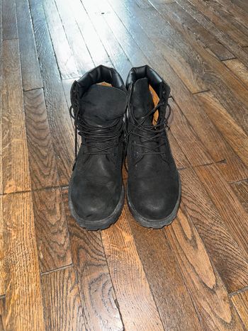 boots noires timberland Valeur 220 euros Taille 36