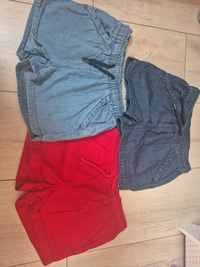 3 shorts neufs
