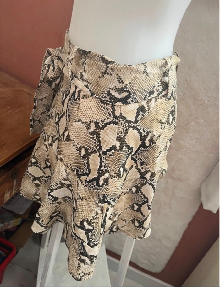 jupe zara imprimé serpent - effet python - taille m - photo numéro 4