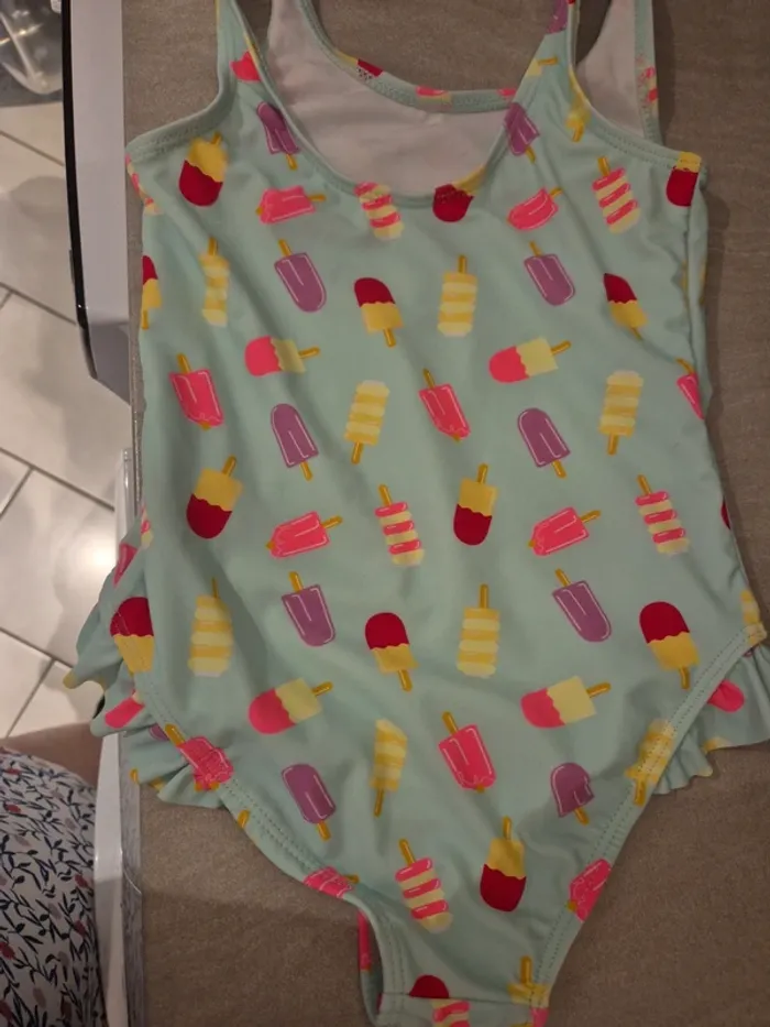 Maíllot de bain 6-8 ans